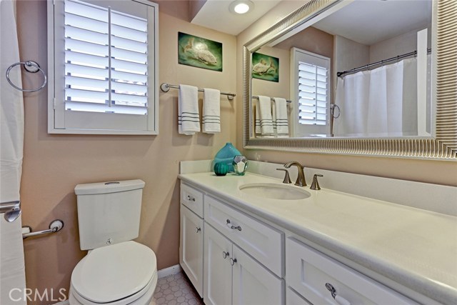 105 Irena Avenue, Redondo Beach, California 90277, 3 Bedrooms Bedrooms, ,3 BathroomsBathrooms,Residential,Sold,Irena,SB17195554