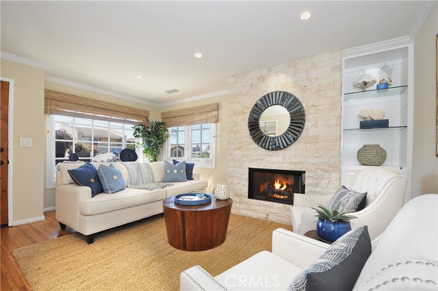1133 8th Street, Hermosa Beach, California 90254, 3 Bedrooms Bedrooms, ,1 BathroomBathrooms,Residential,Sold,8th,SB18253639