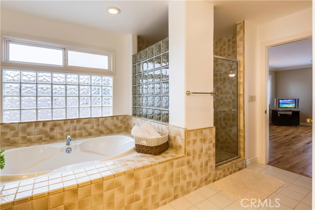 230 Avenue D, Redondo Beach, California 90277, 4 Bedrooms Bedrooms, ,3 BathroomsBathrooms,Residential,Sold,Avenue D,SB18023794