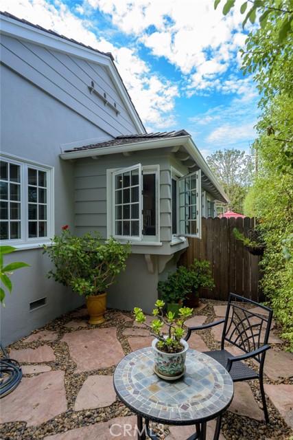 Garden nook