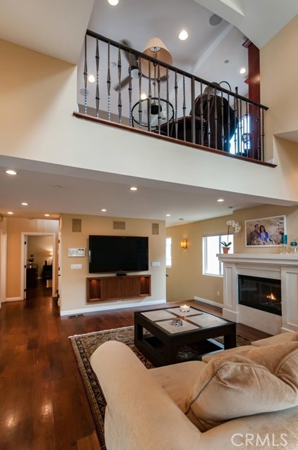 619 Broadway, Redondo Beach, California 90277, 3 Bedrooms Bedrooms, ,2 BathroomsBathrooms,Residential,Sold,Broadway,SB17102336