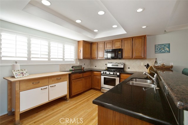 222 Guadalupe Avenue, Redondo Beach, California 90277, 3 Bedrooms Bedrooms, ,2 BathroomsBathrooms,Residential,Sold,Guadalupe,SB17060962