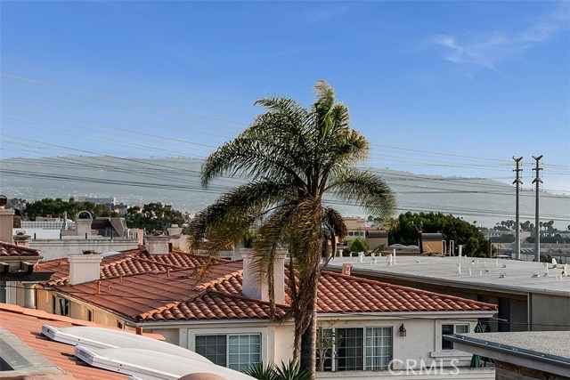 711 1st Place, Hermosa Beach, California 90254, 4 Bedrooms Bedrooms, ,3 BathroomsBathrooms,Residential,Sold,1st,SB20215238