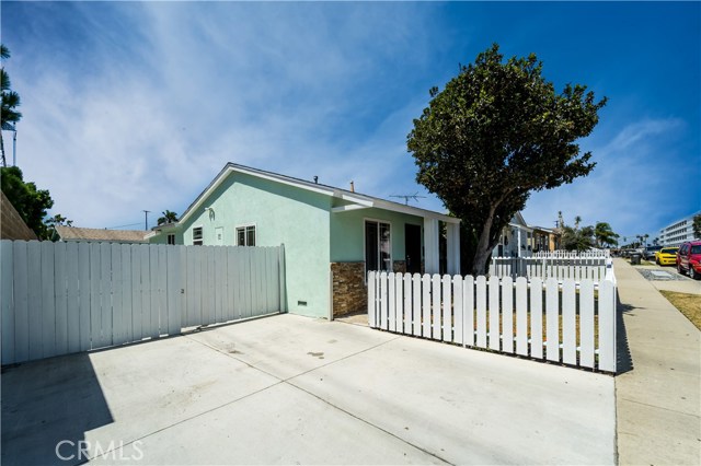 1809 Kingsdale Avenue, Redondo Beach, California 90278, 3 Bedrooms Bedrooms, ,2 BathroomsBathrooms,Residential,Sold,Kingsdale,SB18201972