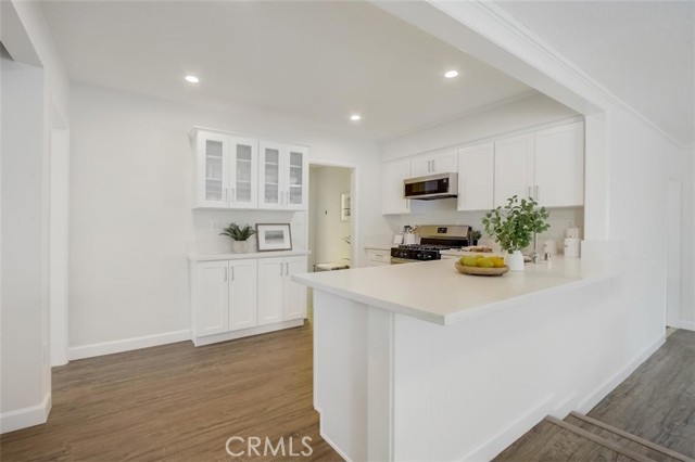 3 Bed Home for Sale in Hawthorne, California