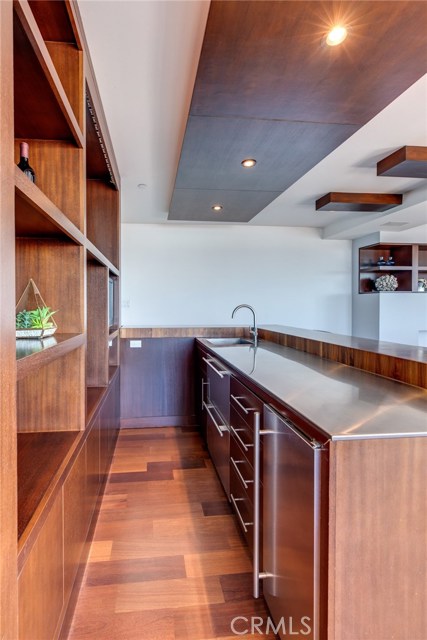 113 El Porto Street, Manhattan Beach, California 90266, 4 Bedrooms Bedrooms, ,2 BathroomsBathrooms,Residential,Sold,El Porto,SB19022186