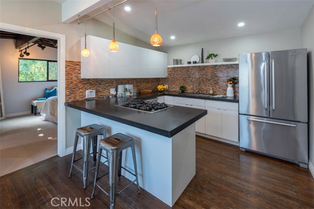 1244 20th Street, Hermosa Beach, California 90254, 3 Bedrooms Bedrooms, ,2 BathroomsBathrooms,Residential,Sold,20th,SB20010972