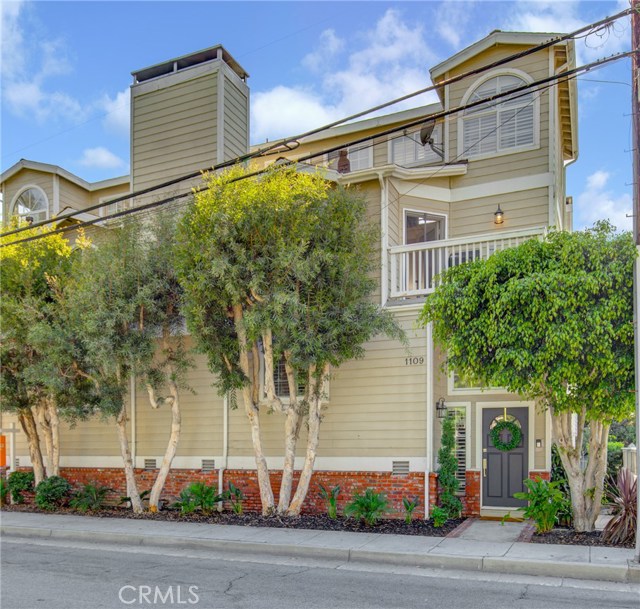 1109 Valley Drive, Hermosa Beach, California 90254, 2 Bedrooms Bedrooms, ,2 BathroomsBathrooms,Residential,Sold,Valley,SB19219365