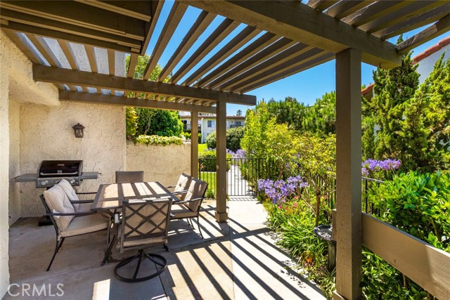 55 Aspen Way, Rolling Hills Estates, California 90274, 2 Bedrooms Bedrooms, ,1 BathroomBathrooms,Residential,Sold,Aspen,PV21171157