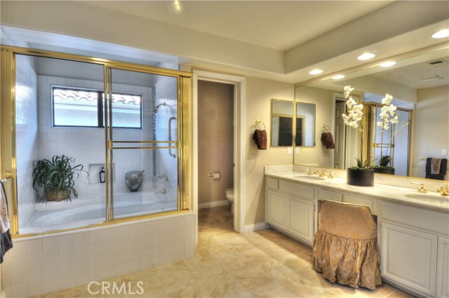 2nd Master Bath, with walk in closet