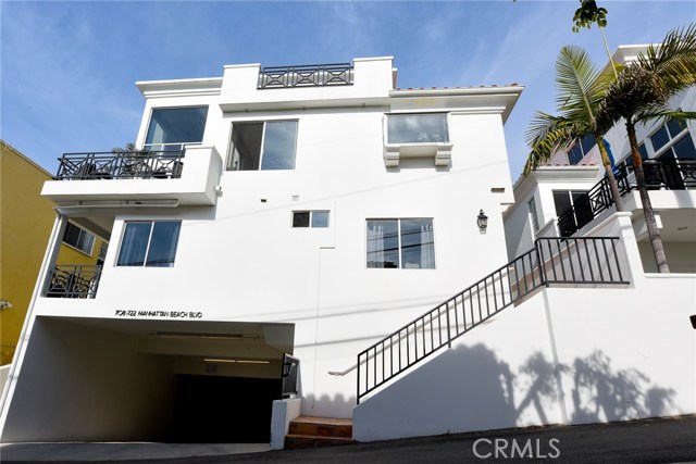 708 Manhattan Beach Blvd., Manhattan Beach, California 90266, 2 Bedrooms Bedrooms, ,2 BathroomsBathrooms,Residential,Sold,Manhattan Beach Blvd.,SB18012661