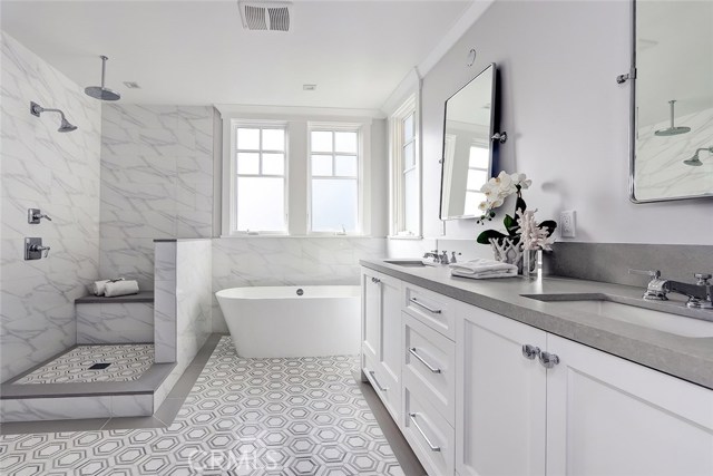 2204 Alma Avenue, Manhattan Beach, California 90266, 4 Bedrooms Bedrooms, ,3 BathroomsBathrooms,Residential,Sold,Alma,SB19265065