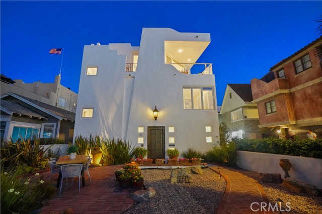 20 4th Street, Hermosa Beach, California 90254, 3 Bedrooms Bedrooms, ,1 BathroomBathrooms,Residential,Sold,4th,SB21149373