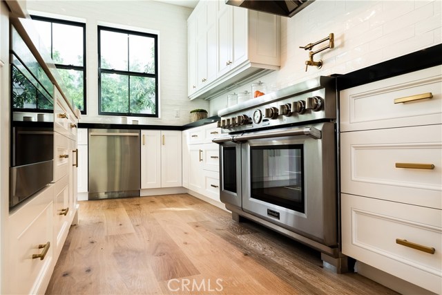 856 14th Street, Manhattan Beach, California 90266, 5 Bedrooms Bedrooms, ,5 BathroomsBathrooms,Residential,Sold,14th,SB18245508