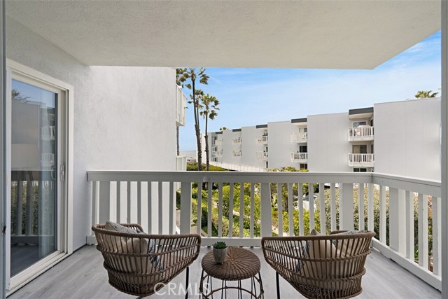 650 The Village, Redondo Beach, California 90277, 1 Bedroom Bedrooms, ,1 BathroomBathrooms,Residential,Sold,The Village,OC21048054
