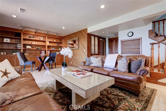 5810 Sunmist Drive, Rancho Palos Verdes, California 90275, 4 Bedrooms Bedrooms, ,3 BathroomsBathrooms,Residential,Sold,Sunmist,SB19187283