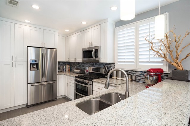 1301 19th Street, Manhattan Beach, California 90266, 3 Bedrooms Bedrooms, ,2 BathroomsBathrooms,Residential,Sold,19th,SB17057029