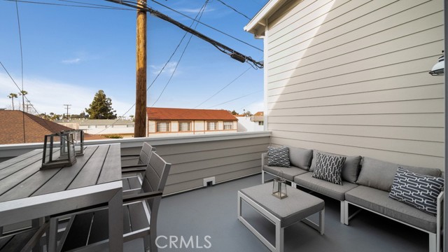 1902 Mathews Ave, Redondo Beach, California 90278, 5 Bedrooms Bedrooms, ,5 BathroomsBathrooms,Residential,Sold,Mathews Ave,PV21055104