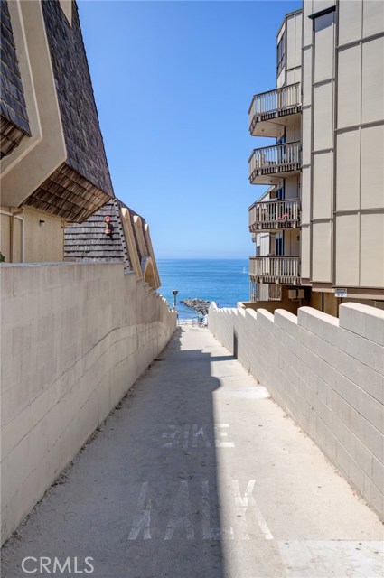 700 Esplanade, Redondo Beach, California 90277, 2 Bedrooms Bedrooms, ,2 BathroomsBathrooms,Residential,Sold,Esplanade,PV20164603