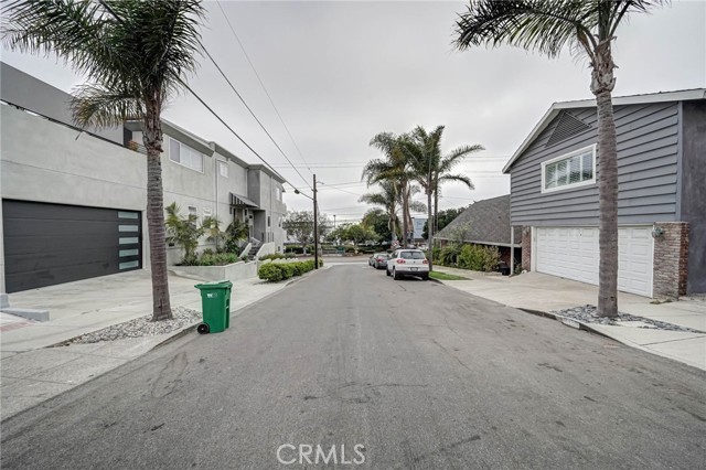 517 12th Street, Manhattan Beach, California 90266, 4 Bedrooms Bedrooms, ,3 BathroomsBathrooms,Residential,Sold,12th,SB21070513