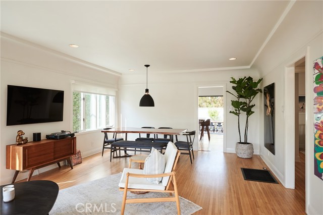 925 15th Place, Hermosa Beach, California 90254, 2 Bedrooms Bedrooms, ,1 BathroomBathrooms,Residential,Sold,15th,SB20221985