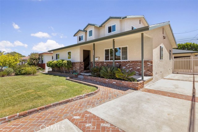 Custom paved walkway / driveway