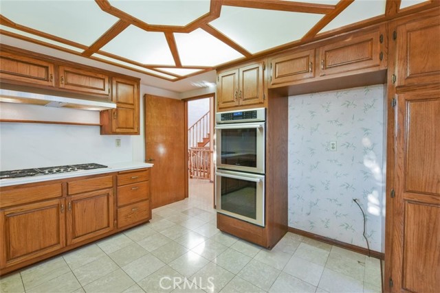 512 Knob Hill Avenue, Redondo Beach, California 90277, 4 Bedrooms Bedrooms, ,2 BathroomsBathrooms,Residential,Sold,Knob Hill,SB21044060