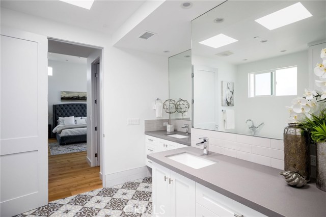 2006 Morgan Lane, Redondo Beach, California 90278, 4 Bedrooms Bedrooms, ,3 BathroomsBathrooms,Residential,Sold,Morgan,SB20119516