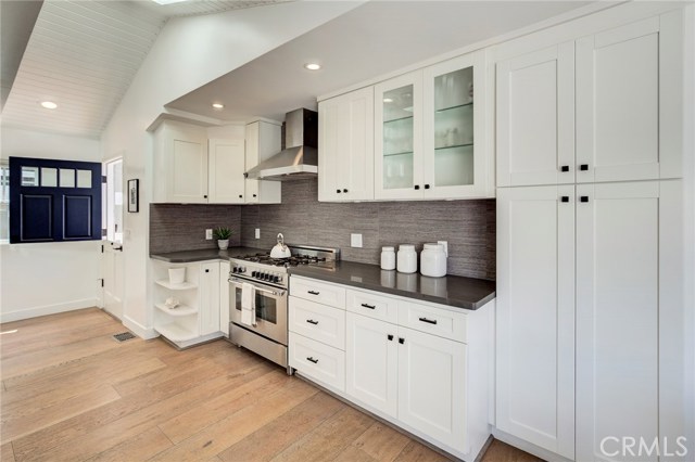 3528 Maple Avenue, Manhattan Beach, California 90266, 3 Bedrooms Bedrooms, ,2 BathroomsBathrooms,Residential,Sold,Maple,SB18217502