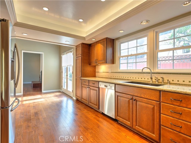 Great kitchen with stainless steel appliances