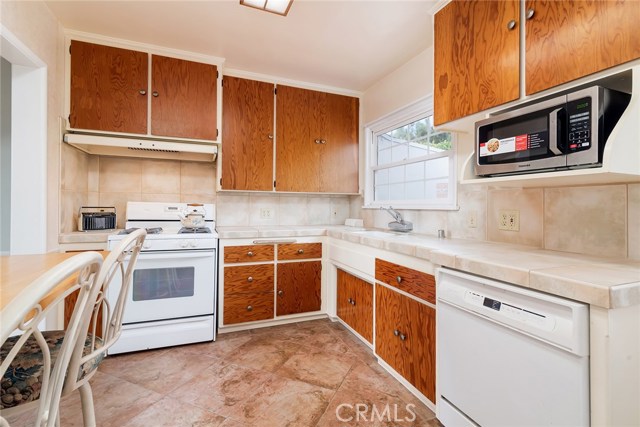 2000 Faymont Avenue, Manhattan Beach, California 90266, 3 Bedrooms Bedrooms, ,1 BathroomBathrooms,Residential,Sold,Faymont,SB20179509