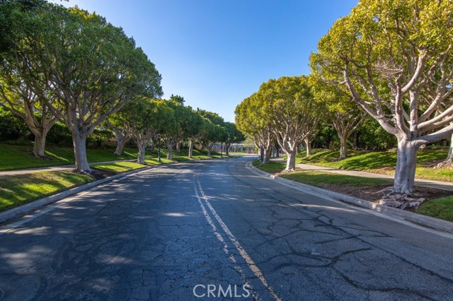 4 Bermuda Court, Manhattan Beach, California 90266, 2 Bedrooms Bedrooms, ,2 BathroomsBathrooms,Residential,Sold,Bermuda,SB18141600