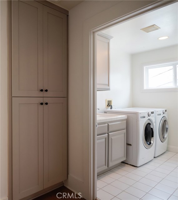 653 26th Street, Manhattan Beach, California 90266, 5 Bedrooms Bedrooms, ,3 BathroomsBathrooms,Residential,Sold,26th,SB20212794