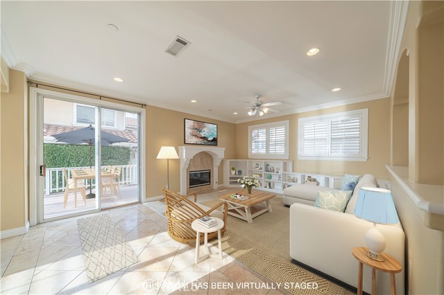 View from Living room to outdoor deck
