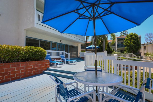 818 Camino Real, Redondo Beach, California 90277, 2 Bedrooms Bedrooms, ,1 BathroomBathrooms,Residential,Sold,Camino Real,SB18203609