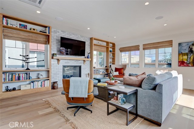 443 23rd Place, Manhattan Beach, California 90266, 3 Bedrooms Bedrooms, ,2 BathroomsBathrooms,Residential,Sold,23rd,SB20175506