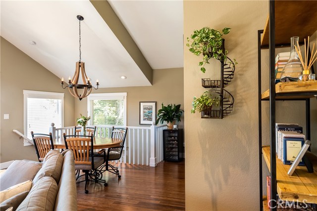 211 Helberta Avenue, Redondo Beach, California 90277, 2 Bedrooms Bedrooms, ,2 BathroomsBathrooms,Residential,Sold,Helberta,SB19015019