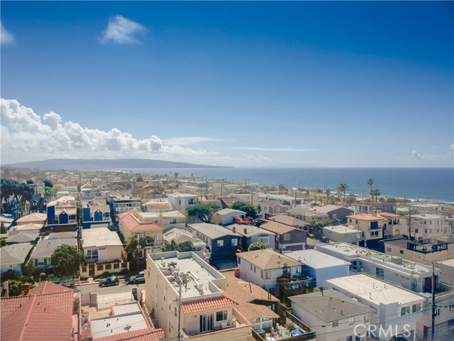 460 Rosecrans Avenue, Manhattan Beach, California 90266, 3 Bedrooms Bedrooms, ,2 BathroomsBathrooms,Residential,Sold,Rosecrans,SB18057856