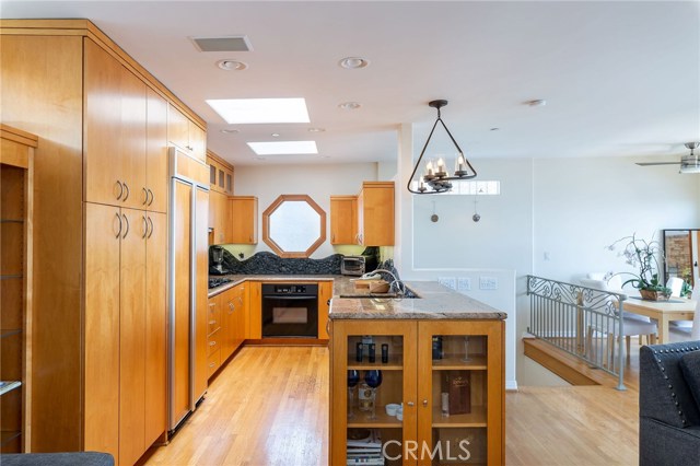 1209 Bayview Drive, Manhattan Beach, California 90266, 2 Bedrooms Bedrooms, ,1 BathroomBathrooms,Residential,Sold,Bayview,SB19189797