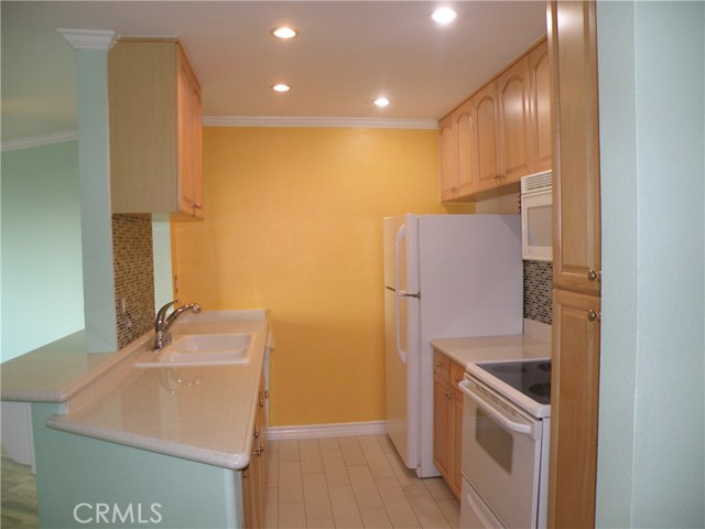 620 The Village, Redondo Beach, California 90277, 1 Bedroom Bedrooms, ,1 BathroomBathrooms,Residential,Sold,The Village,SB20024173