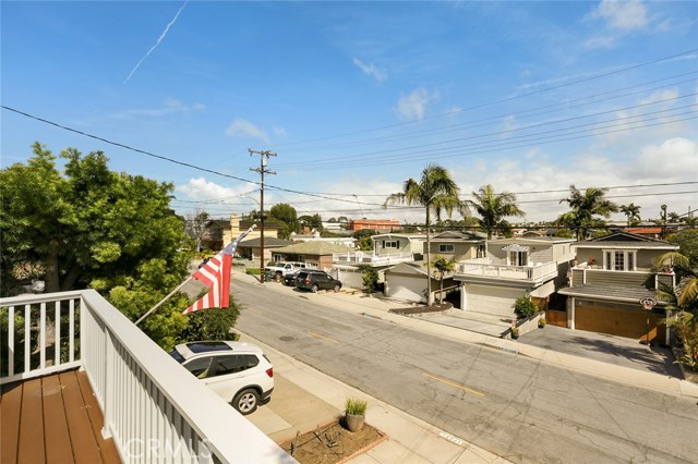 1723 Stanford Avenue, Redondo Beach, California 90278, 3 Bedrooms Bedrooms, ,2 BathroomsBathrooms,Residential,Sold,Stanford,SB19044326