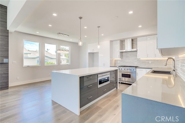 1809 Green Lane, Redondo Beach, California 90278, 5 Bedrooms Bedrooms, ,5 BathroomsBathrooms,Residential,Sold,Green,PV19214321