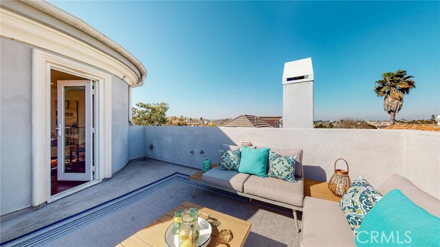 1905 Speyer Lane, Redondo Beach, California 90278, 4 Bedrooms Bedrooms, ,4 BathroomsBathrooms,Residential,Sold,Speyer,WS21040158