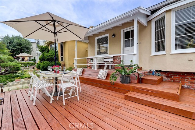 401 6th Street, Manhattan Beach, California 90266, 4 Bedrooms Bedrooms, ,1 BathroomBathrooms,Residential,Sold,6th,SB18178458