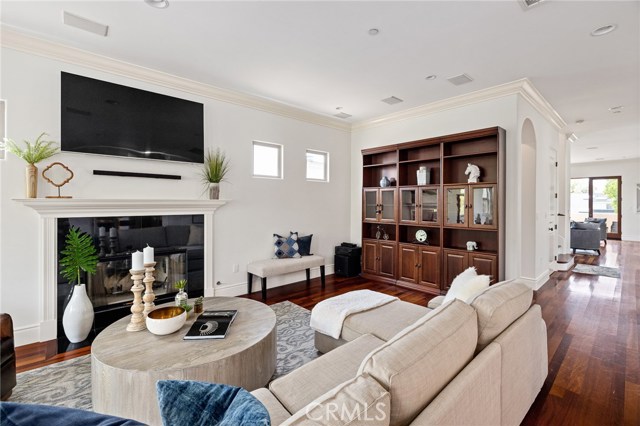 556 Helberta Avenue, Redondo Beach, California 90277, 4 Bedrooms Bedrooms, ,3 BathroomsBathrooms,Residential,Sold,Helberta,SB20115662