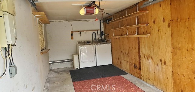 Single Garage with Laundry Hookups