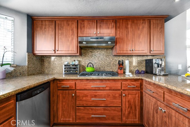 202 Helberta Avenue, Redondo Beach, California 90277, 3 Bedrooms Bedrooms, ,2 BathroomsBathrooms,Residential,Sold,Helberta,SB20063398