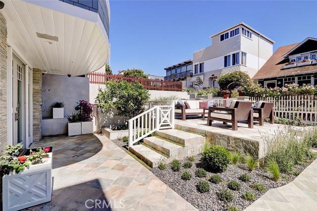 125 8th Street, Manhattan Beach, California 90266, 5 Bedrooms Bedrooms, ,3 BathroomsBathrooms,Residential,Sold,8th,SB20095867