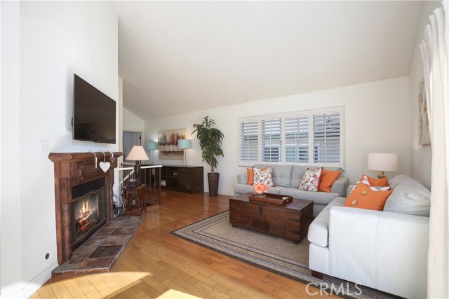 1909 Mathews Avenue, Redondo Beach, California 90278, 3 Bedrooms Bedrooms, ,2 BathroomsBathrooms,Residential,Sold,Mathews,SB19226291