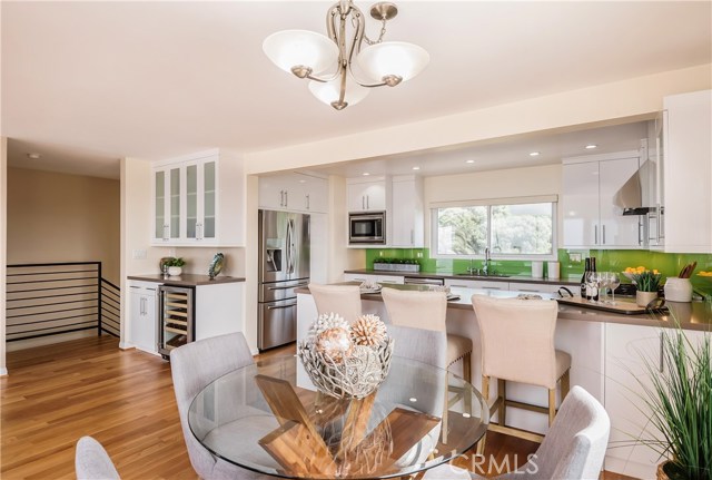 4021 Crest Drive, Manhattan Beach, California 90266, 2 Bedrooms Bedrooms, ,2 BathroomsBathrooms,Residential,Sold,Crest,SB20222826